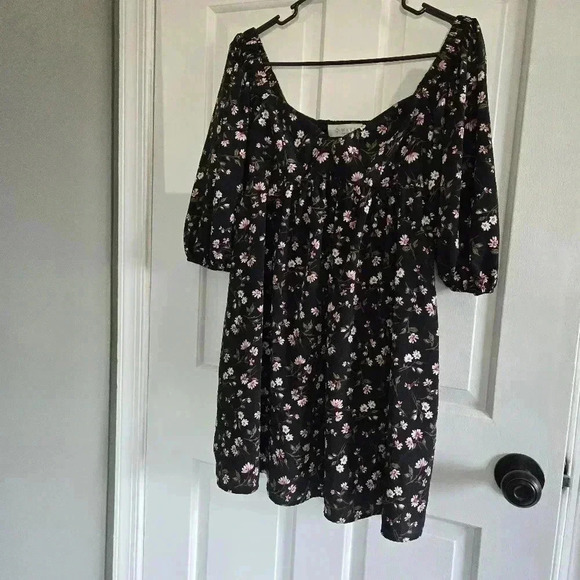 WAYF black and floral baby doll dress puff sleeve sz XS/S - Picture 8 of 14